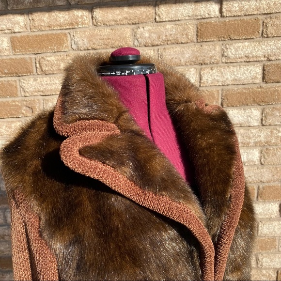 A.D. Originals | Vintage Elegant Brown Fur Coat with Gold Cheetah Brooch M 🐆✨ - Picture 5 of 15